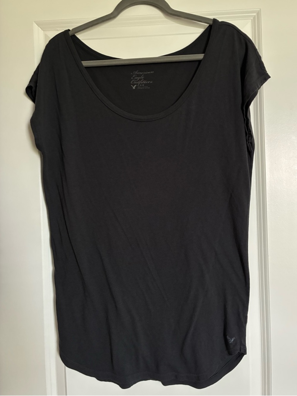 American Eagle Outfitters Dark Gray Scoop Neck Short Sleeve Tee